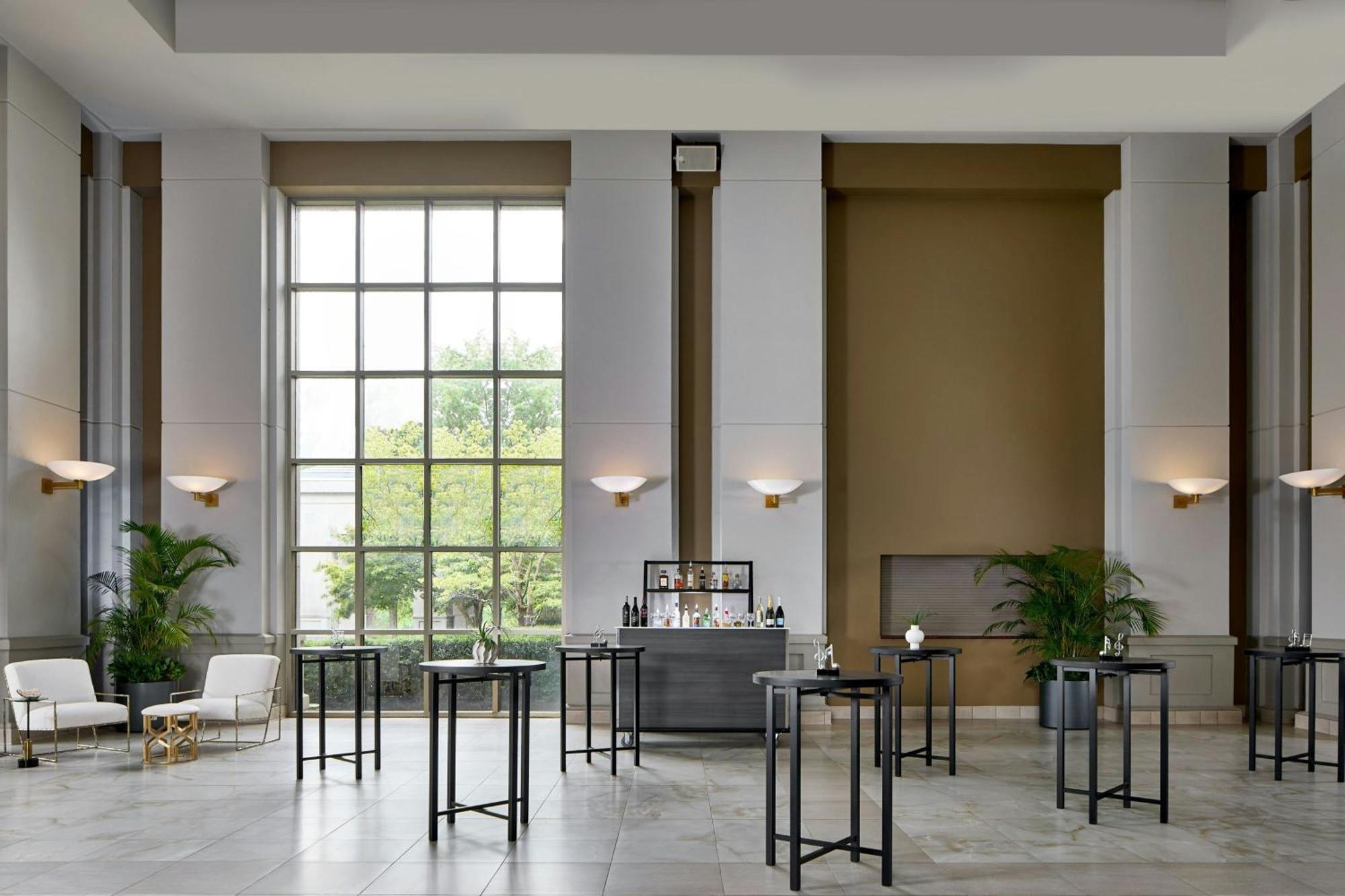 Marriott Shoals & Hotel
