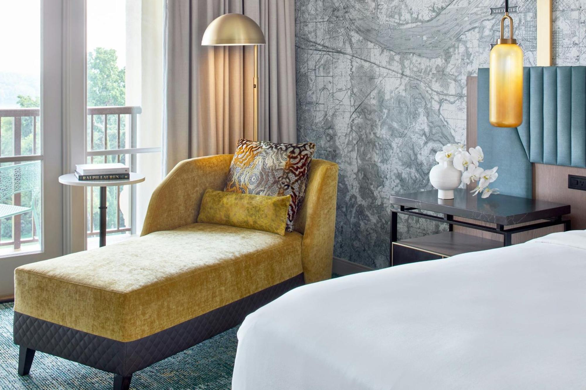 Marriott Shoals & Hotel 4*